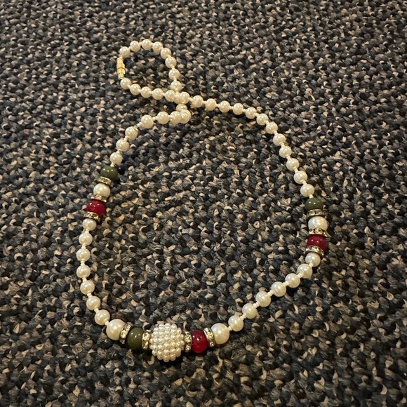 Elegant Pearl and Bead Necklace - Picture 1 of 3